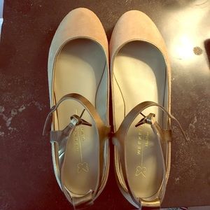 Gorgeous maxmara beige and gold flats